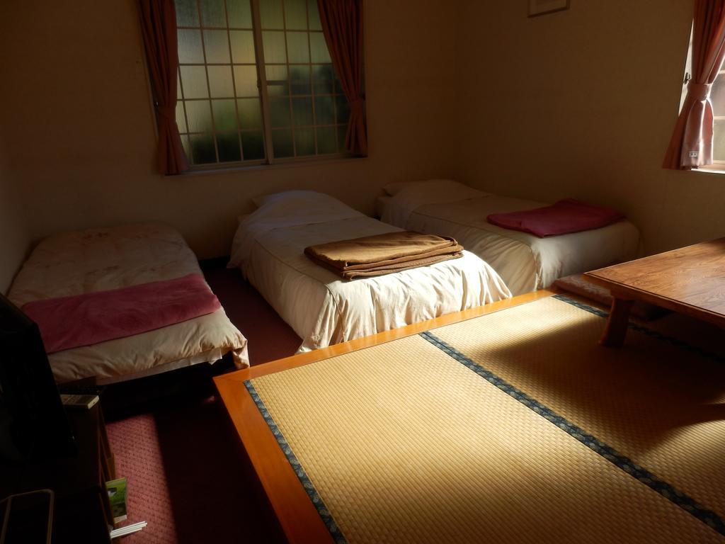 ホテル ペンションイズミ 伊豆市 エクステリア 写真